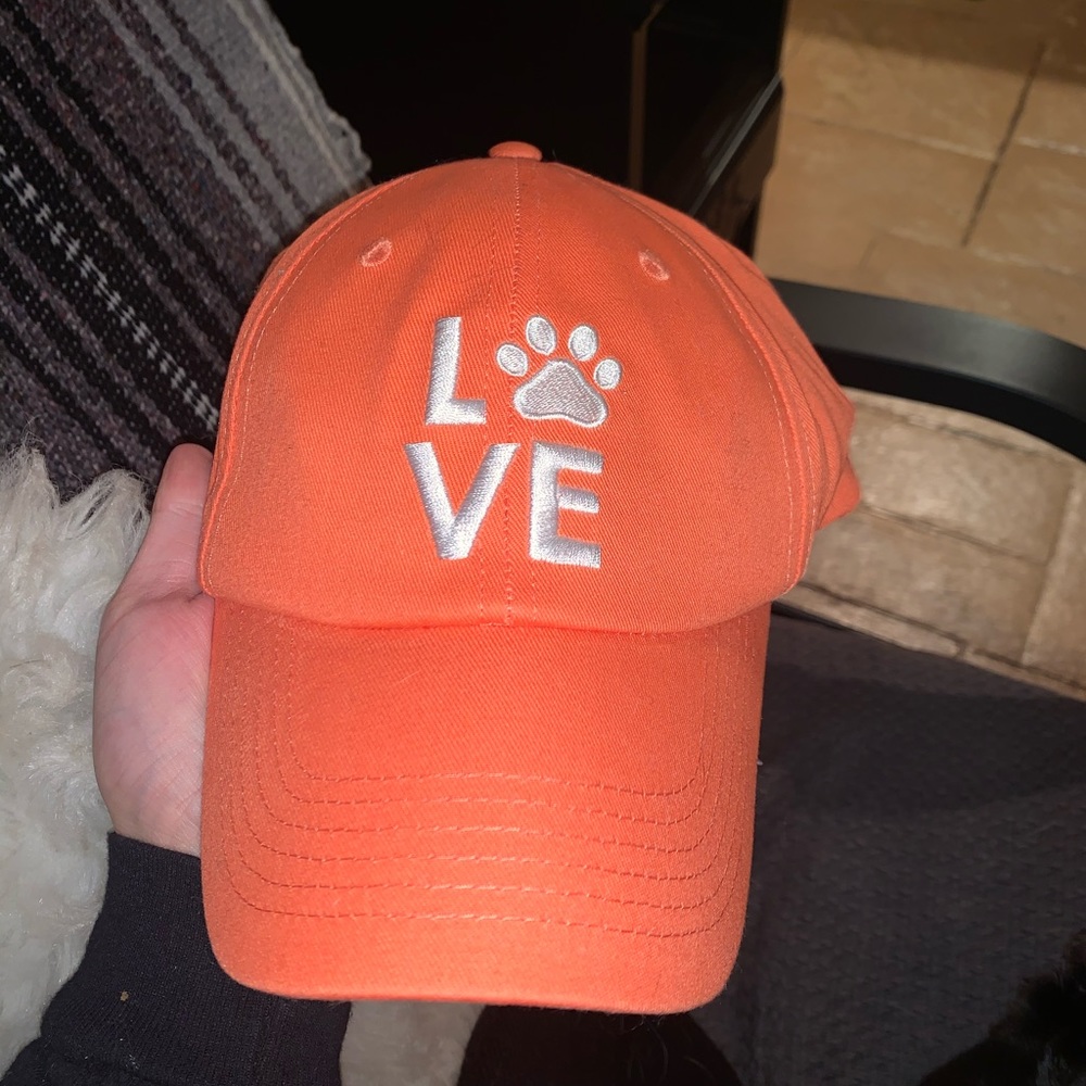 Paw print hat